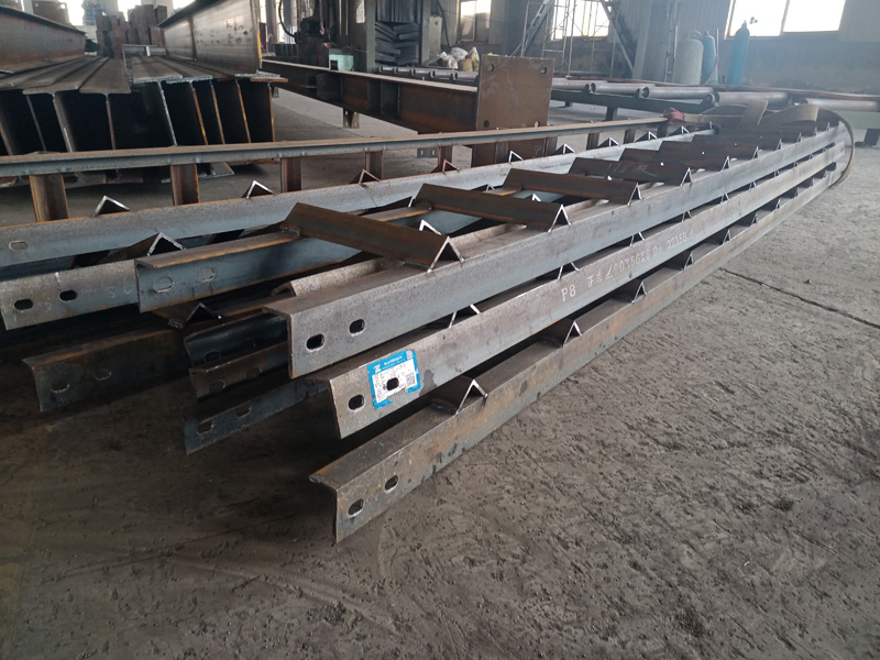 鋼構工程 柱間支撐