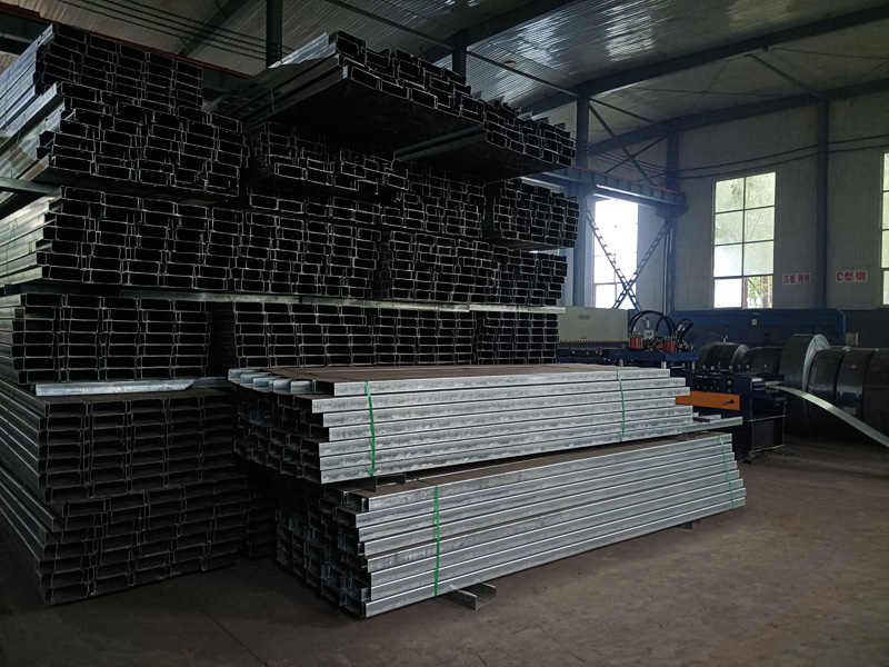 C 型檁條成品區