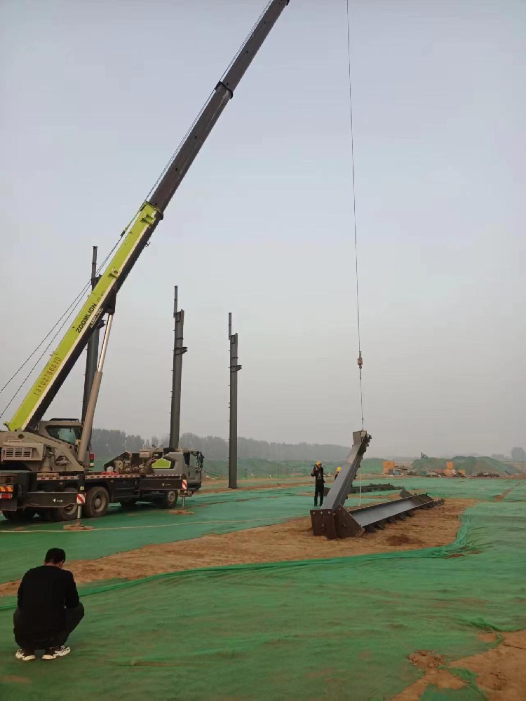 鋼柱進(jìn)場立柱