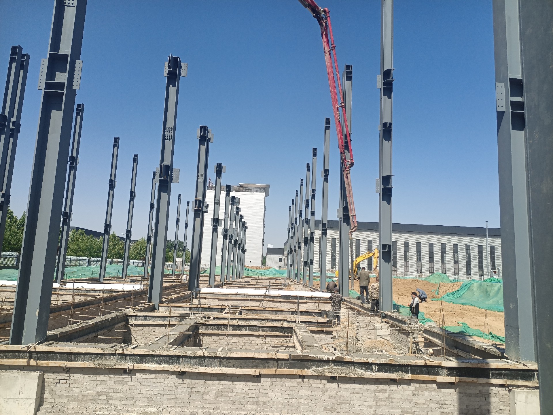 鋼結(jié)構(gòu)辦公樓 廠房鋼結(jié)構(gòu)  辦公樓鋼結(jié)構(gòu)選金鼎鋼構(gòu) 衡水鋼結(jié)構(gòu)廠家