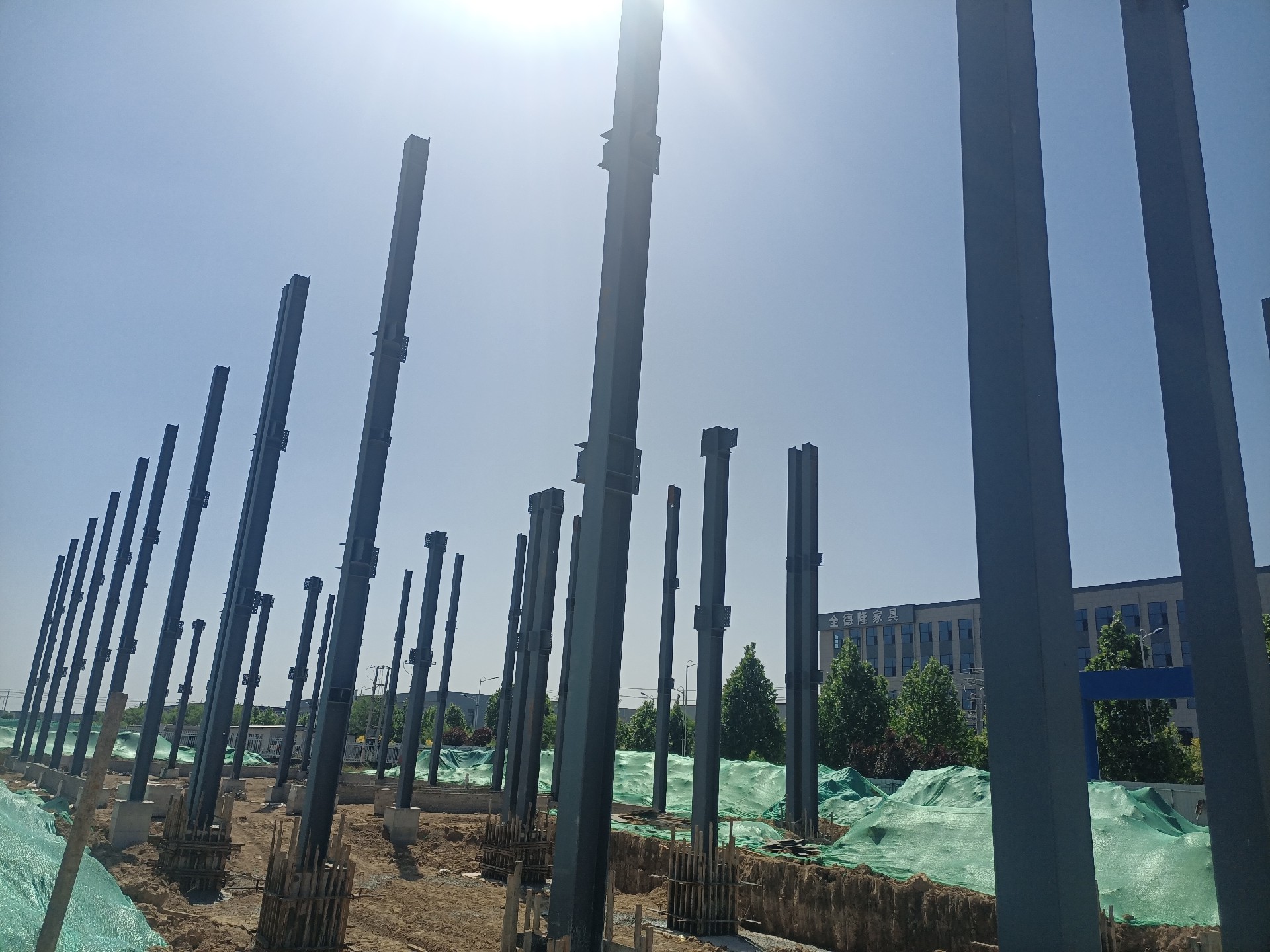 鋼結(jié)構(gòu)辦公樓 廠房鋼結(jié)構(gòu)  辦公樓鋼結(jié)構(gòu)選金鼎鋼構(gòu) 衡水鋼結(jié)構(gòu)廠家